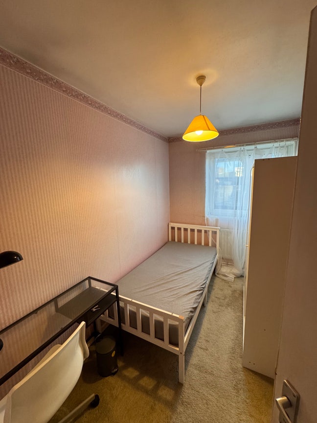 Cozy Single Room Available Now!!! Main Photo