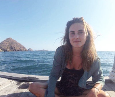 Professional seeking room  Main Photo