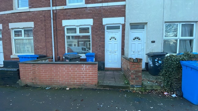 2 double size bedroom in heart of the city  Main Photo