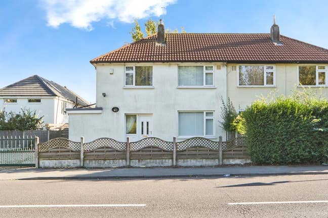 Spare double bedroom NW Leeds - available now Main Photo