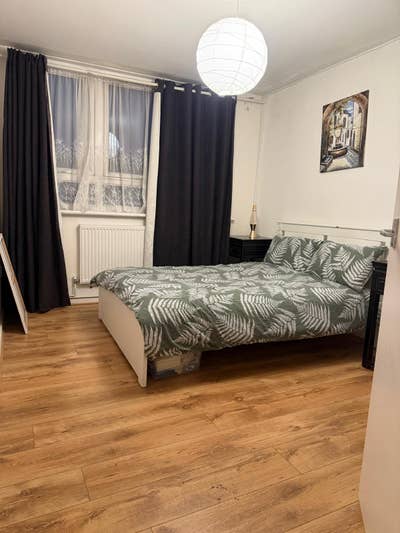 Double Bedroom - Harlech Tower, Acton  Main Photo