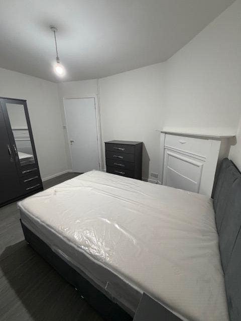 Spacious Double Room &pound;850 Bills Included Main Photo