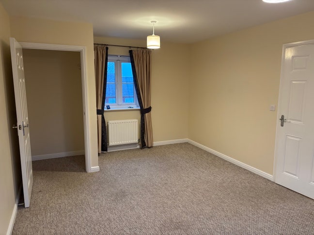 First floor 2 bed flat with garage and parking  Main Photo