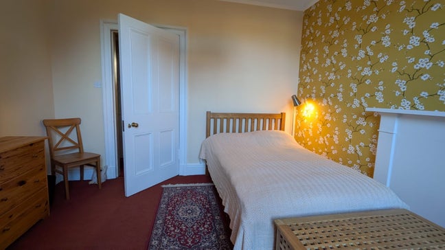 Beautiful double bedroom for rent in Trinity Main Photo