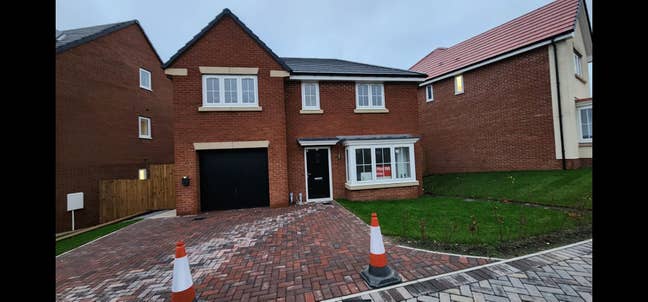 Quiet New-Build Family Home in Gilesgate  Main Photo