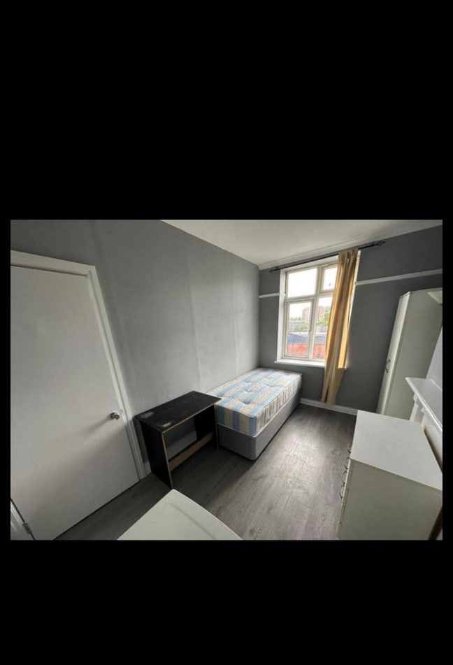 Single room available in Wembley park Main Photo