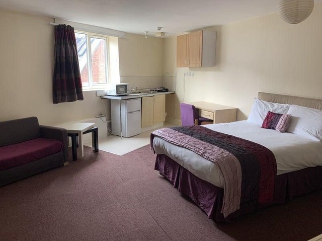 Studio Apartment-City Centre- Takeover(6 Months ) Main Photo