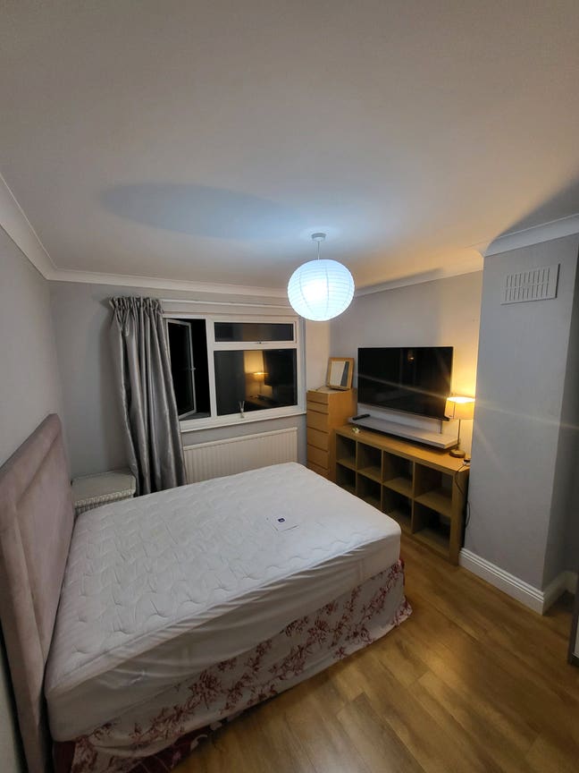 Double room in shared house  Main Photo