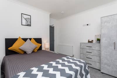 Double Room Available Main Photo