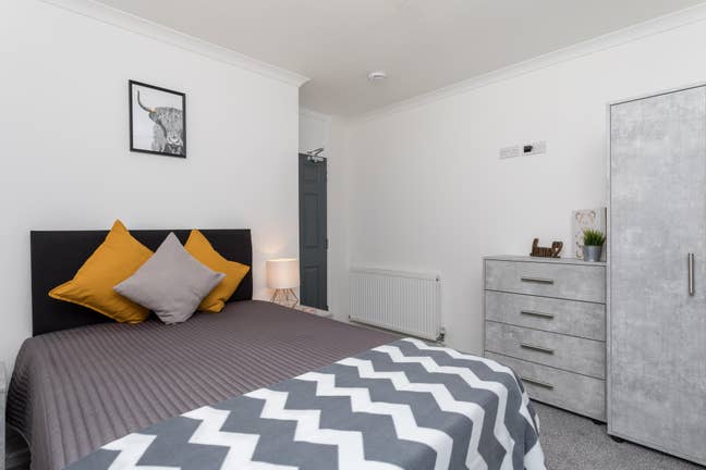 Double Room Available Main Photo