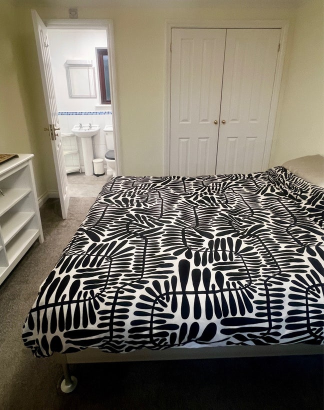   Double ensuite Very close to RD&E Main Photo