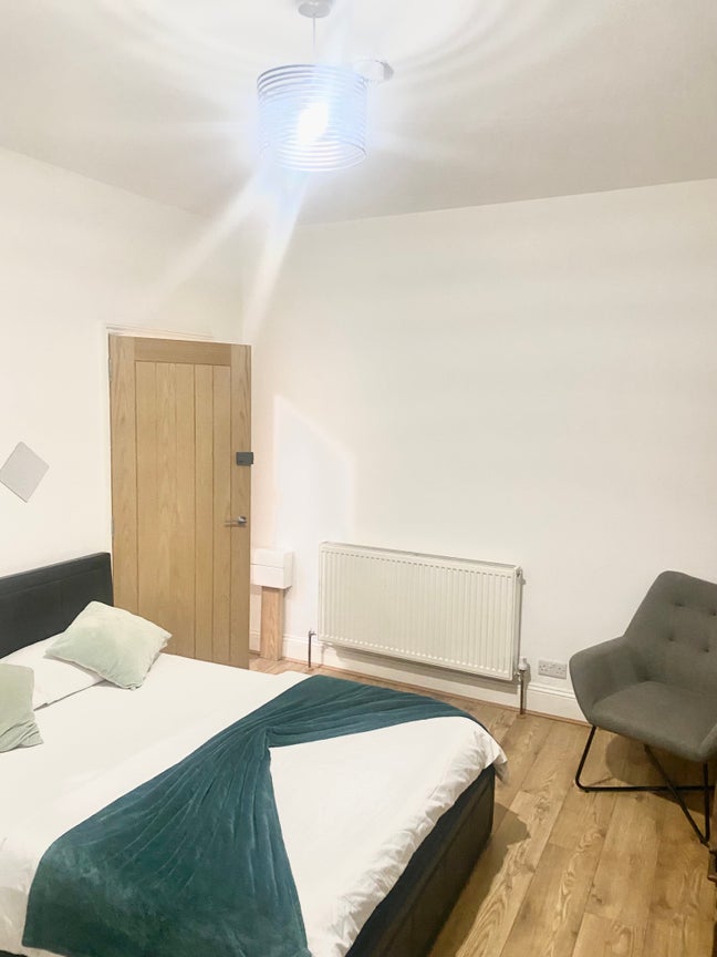 Studio flat in Hove &pound;1250 all bills Inc  Main Photo