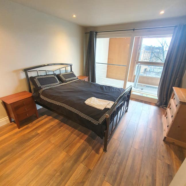 Double Bedroom Available on Glasgow Green  Main Photo