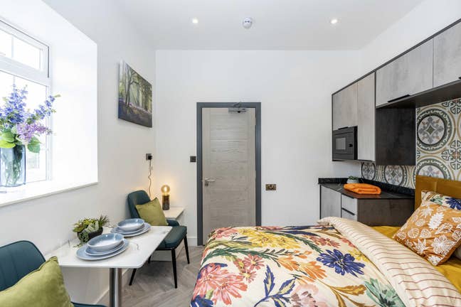 New: High Spec Designer Studio Style Room Main Photo