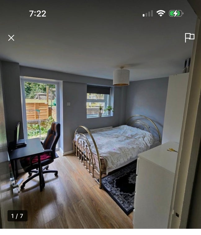 Furnished Room available in west Croydon  Main Photo