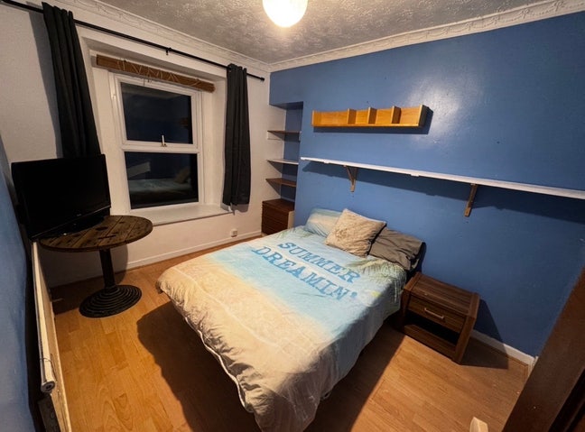 House to yourself 80% of the time! I work abroad.  Main Photo