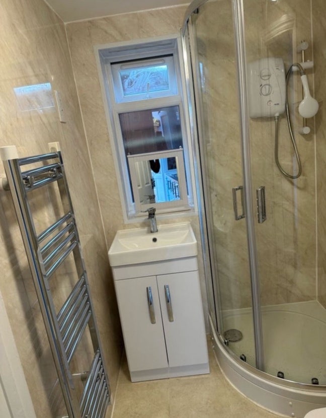 Bright Double Room Barking –for female  Main Photo