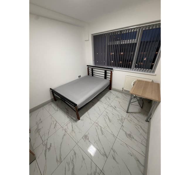 Beautiful Room in Modern Flat (Half Deposit🔥) Main Photo