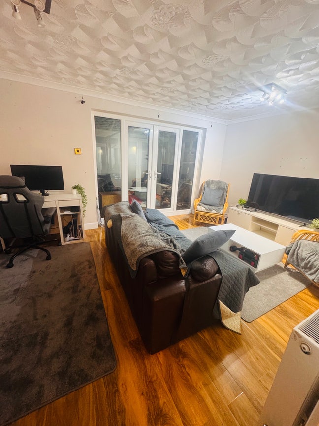 2x rooms to rent  Main Photo