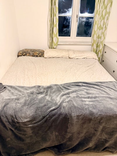 Double bedroom for single occupancy Main Photo