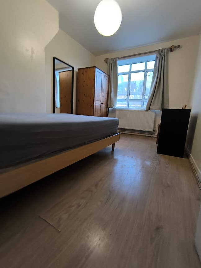 Double room in quite neighbourhood  Main Photo