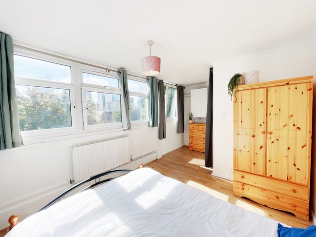 🍂 Tower Bridge – Double Room in a Shared Flat Main Photo