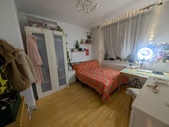 Large Double bedroom in Battersea  Main Photo