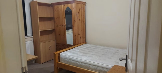Student / Professional household close to UOB & QE Main Photo