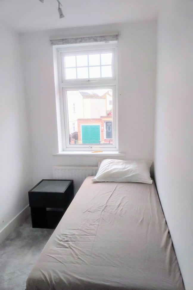 Single Room Available Main Photo