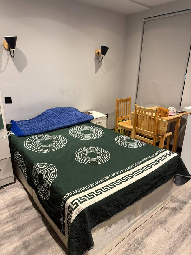 Ensuite Room Available Main Photo