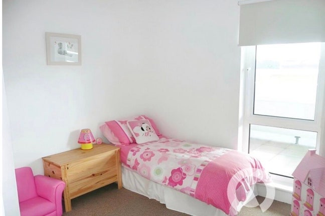 Lovely Room in Modern Flat Private Bathroom Main Photo