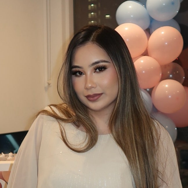 Hi, I’m Zahra, 23, and I’m moving to Manc... Main Photo