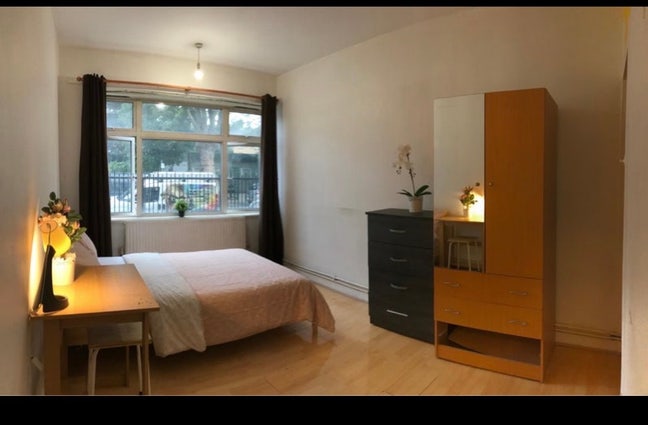 Canary Wharf | DBL Room | Suitable for Females  Main Photo