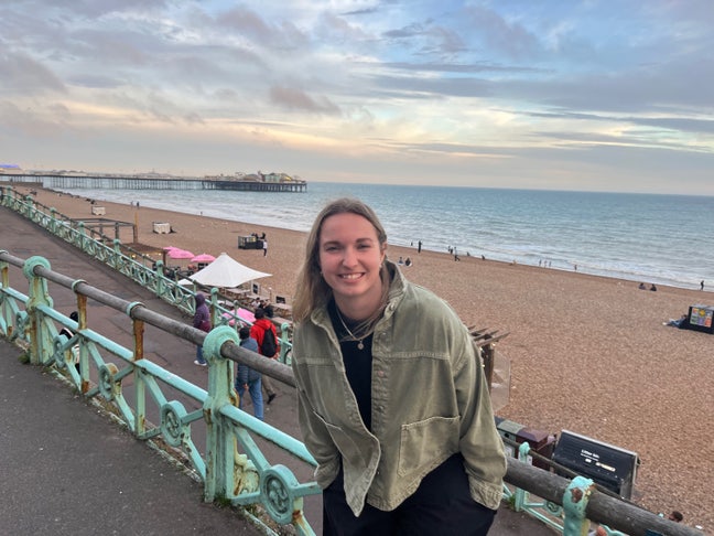 Looking to rent a room until September/October Main Photo