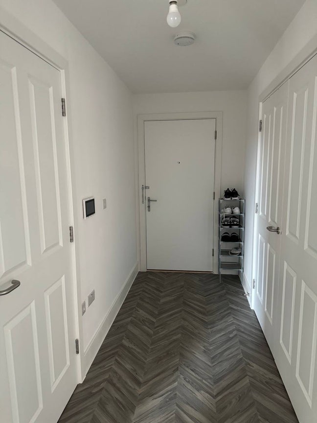 Modern 1-Bed, NW9 (Negotiable) Main Photo