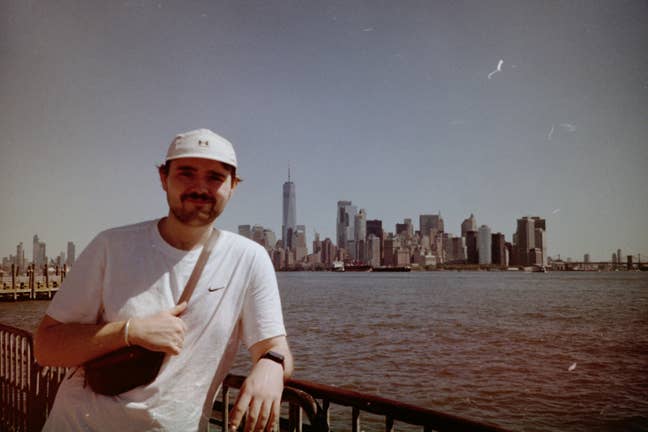 Looking for a room in Leeds! Main Photo