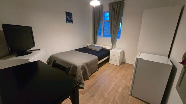 Amazing House Share in The Heart of Wimbledon Main Photo