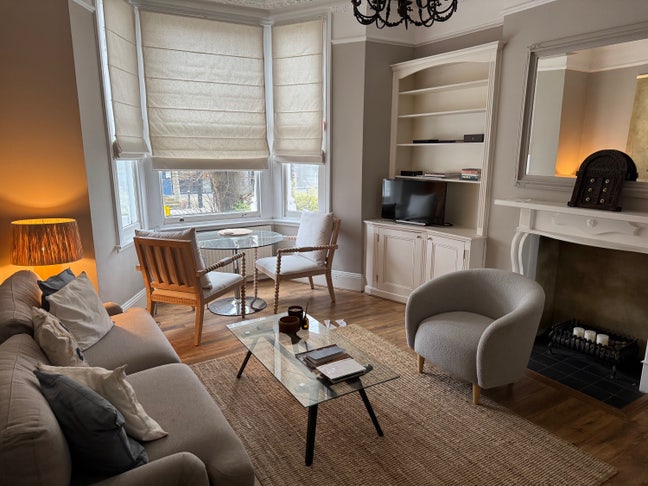 Beautiful Room in Fulham near Parsons Green Main Photo