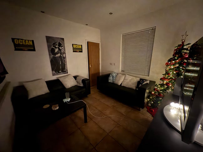 Looking for a housemate Main Photo