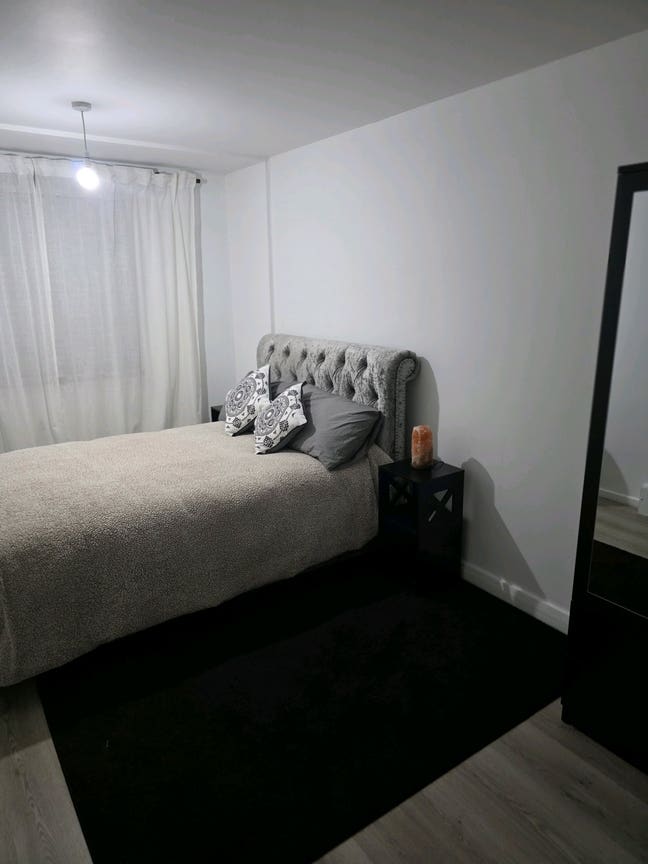 🏡Double Bed Room in G22– Short Let from &pound;50/Night Main Photo