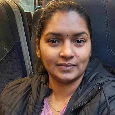 Professional Female seeks a single or double room Main Photo