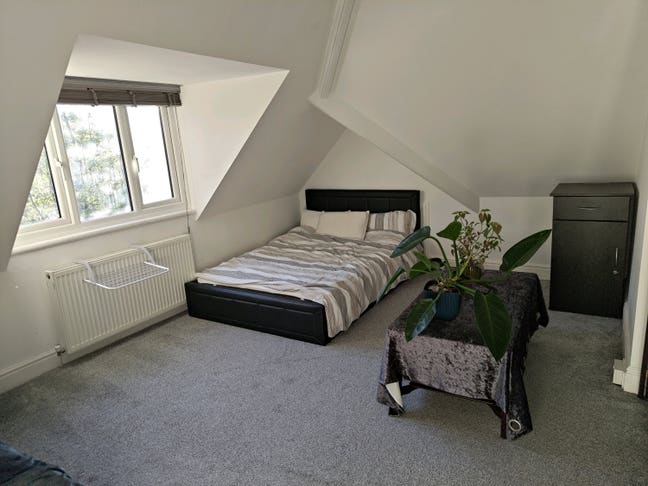 Large double room in nice and quiet area Main Photo