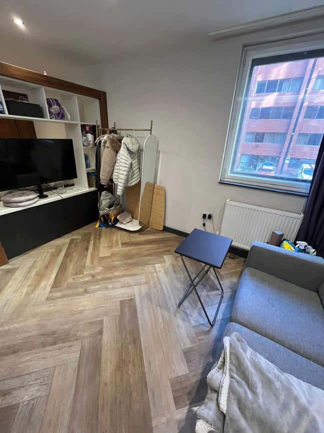 Studio in Leeds city center - all bills inc Main Photo