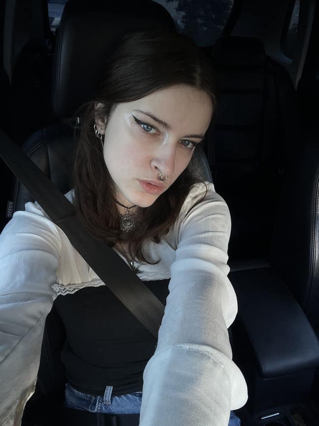 Dear lovely future flatmates 🌸, I’m a 2... Main Photo