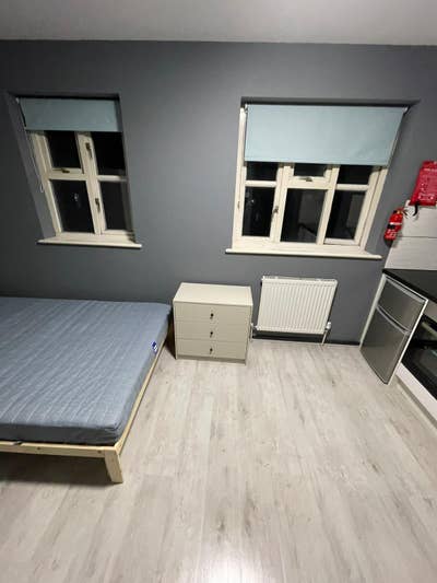 Studio flat in Reading RG16RD Main Photo