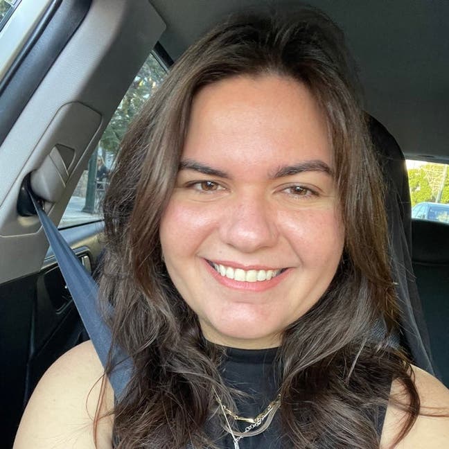 Hi! I’m a working professional moving to Lo... Main Photo