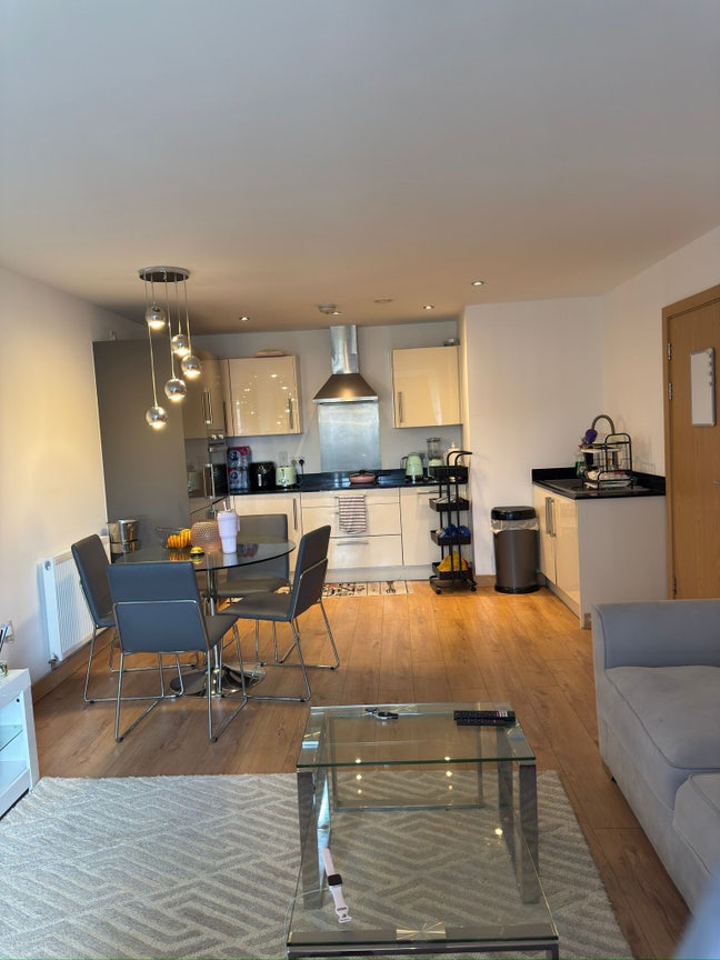 En-suite room available  Main Photo