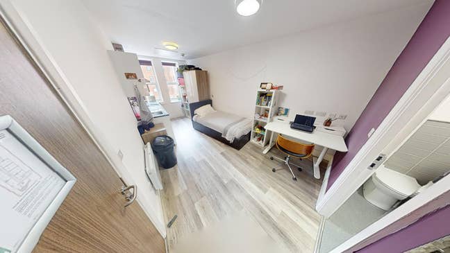 BRIGHT Studio 26 Express Buildings Main Photo