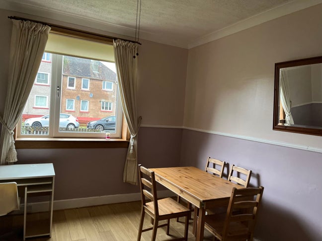 2 Bedroom flat to rent Main Photo