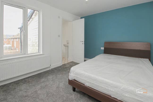 Brand New Rooms in Wakefield - Available Now Main Photo